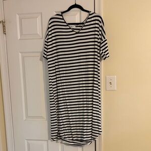 Carly Jean Los Angeles Black and White Striped V-Neck Dress